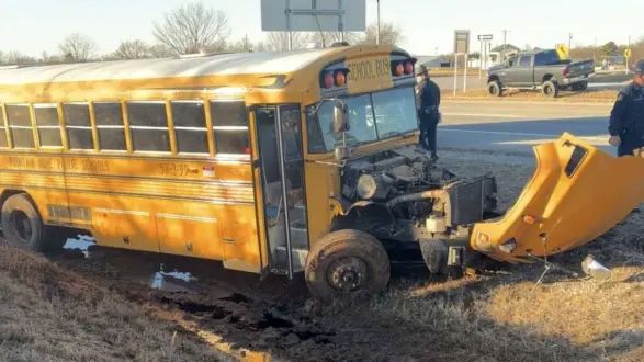 Three MH students taken to hospital after bus accident Saturday afternoon